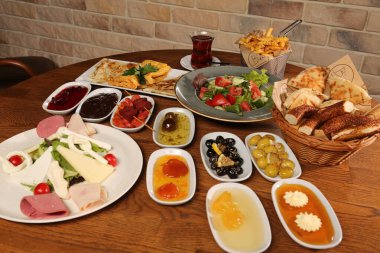zengin ve leziz Türk Kahvaltı