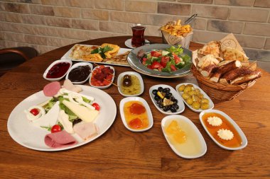 zengin ve leziz Türk Kahvaltı