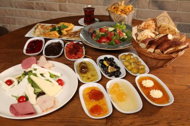 zengin ve leziz Türk Kahvaltı