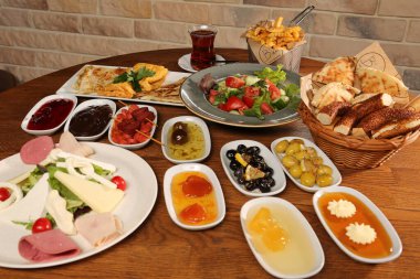 zengin ve leziz Türk Kahvaltı