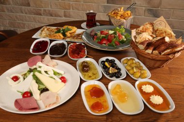 zengin ve leziz Türk Kahvaltı