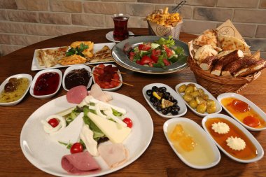 zengin ve leziz Türk Kahvaltı