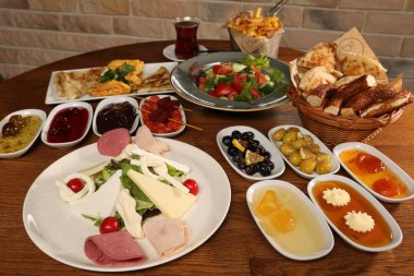 zengin ve leziz Türk Kahvaltı