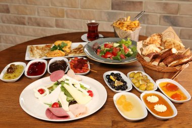 zengin ve leziz Türk Kahvaltı