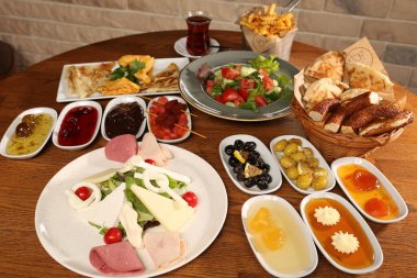 zengin ve leziz Türk Kahvaltı