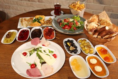 zengin ve leziz Türk Kahvaltı