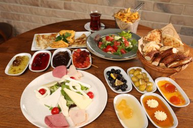 zengin ve leziz Türk Kahvaltı