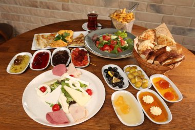 zengin ve leziz Türk Kahvaltı