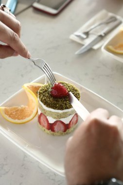 Masada lezzetli bir pasta var.