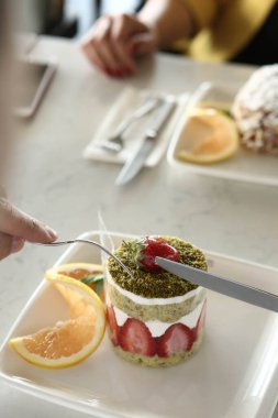 Masada lezzetli bir pasta var.