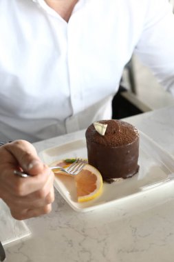 Masada lezzetli bir pasta var.