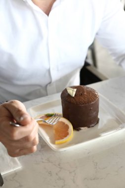 Masada lezzetli bir pasta var.