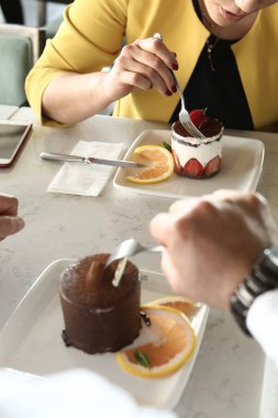 Masada lezzetli bir pasta var.