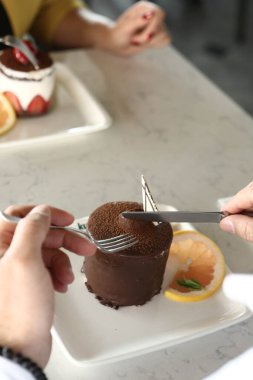 Masada lezzetli bir pasta var.