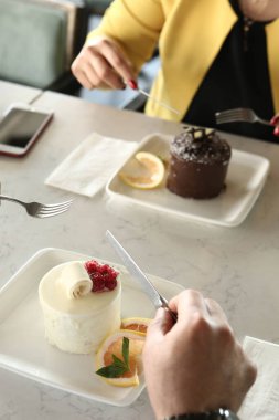 Masada lezzetli bir pasta var.