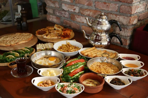 Traditionelles Türkisches Und Griechisches Dinner Meze Tisch — Stockfoto