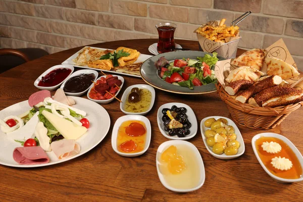 Obfite Smaczne Śniadanie Tureckie — Zdjęcie stockowe