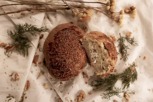 Lezzetli doğal estetik fırınlanmış ekmek