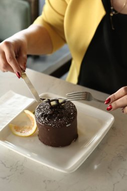 Masada lezzetli bir pasta var.