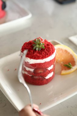 Masada lezzetli bir pasta var.