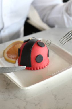 Masada lezzetli bir pasta var.