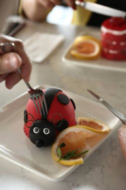 Masada lezzetli bir pasta var.