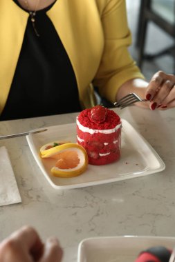 Masada lezzetli bir pasta var.