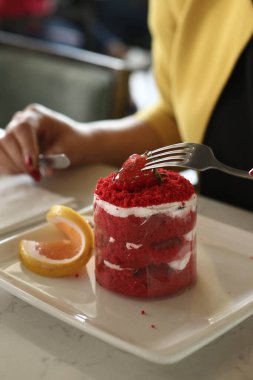 Masada lezzetli bir pasta var.