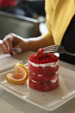 Masada lezzetli bir pasta var.