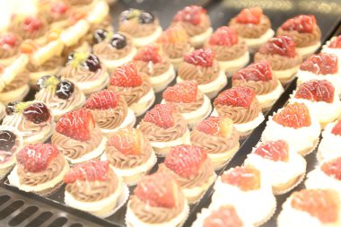 Masada lezzetli bir pasta var.