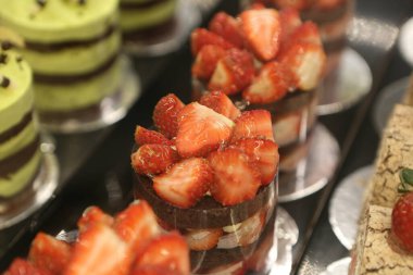 Masada lezzetli bir pasta var.