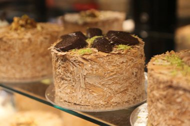 Masada lezzetli bir pasta var.