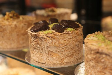 Masada lezzetli bir pasta var.