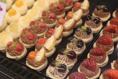 Masada lezzetli bir pasta var.