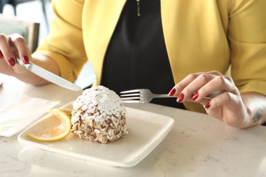 Masada lezzetli bir pasta var.