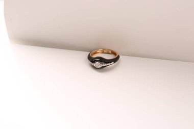 Elmas Mücevherler ve Moda Mücevherleri