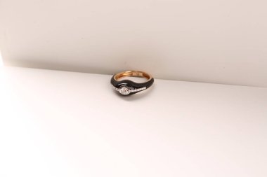 Elmas Mücevherler ve Moda Mücevherleri