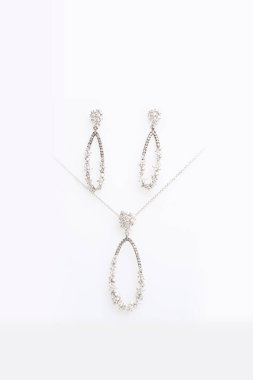 Elmas Mücevherler ve Moda Mücevherleri