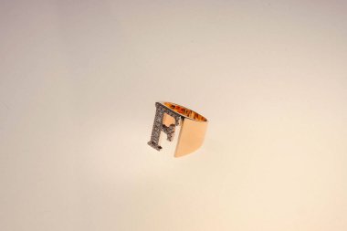 Elmas Mücevherler ve Moda Mücevherleri