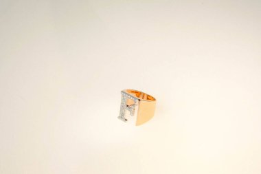 Elmas Mücevherler ve Moda Mücevherleri