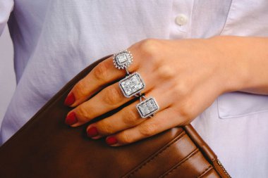 Elmas Mücevherler ve Moda Mücevherleri