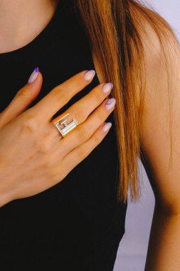 Elmas Mücevherler ve Moda Mücevherleri