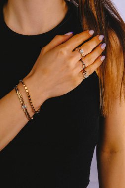 Elmas Mücevherler ve Moda Mücevherleri