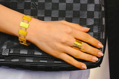 Elmas Mücevherler ve Moda Mücevherleri