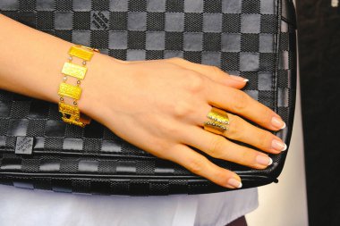Elmas Mücevherler ve Moda Mücevherleri