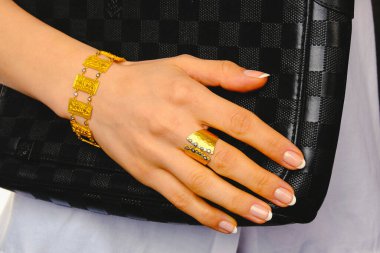 Elmas Mücevherler ve Moda Mücevherleri