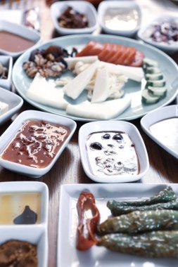 zengin ve leziz Türk Kahvaltı