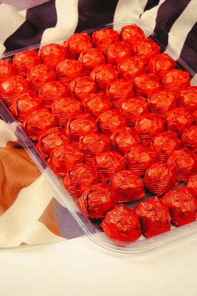 bir sürü değişik çikolatalı pralin