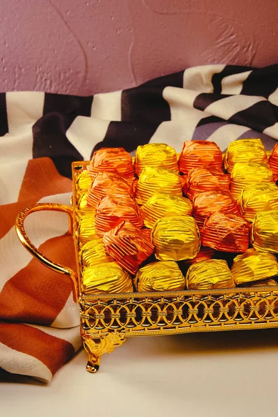 bir sürü değişik çikolatalı pralin