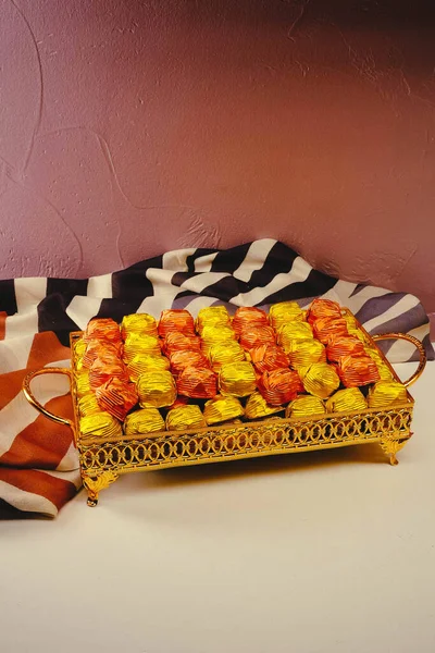 bir sürü değişik çikolatalı pralin